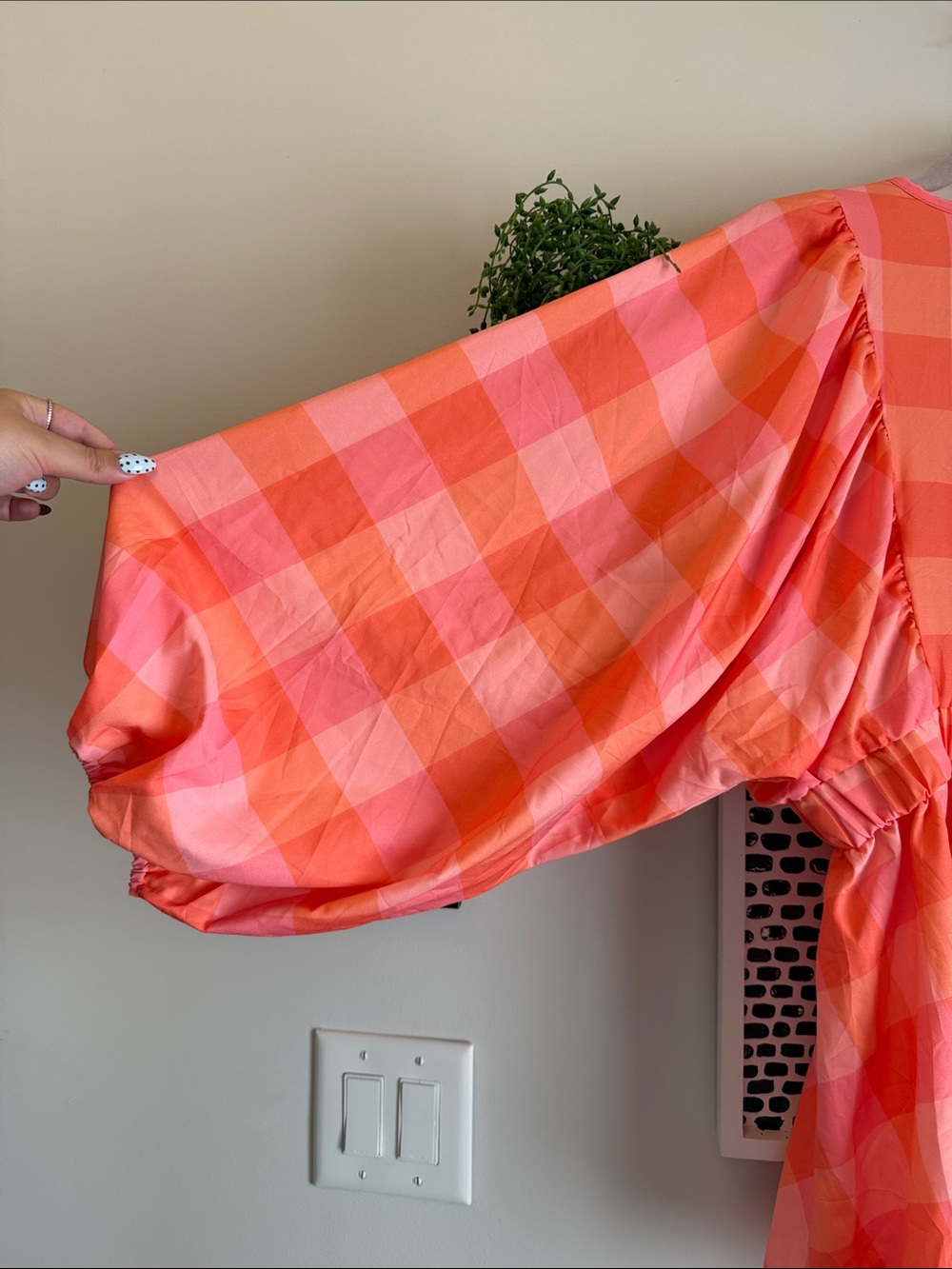 Pink & Orange Checkered Deep V Balloon Sleeve Romper - Picture 3 of 5